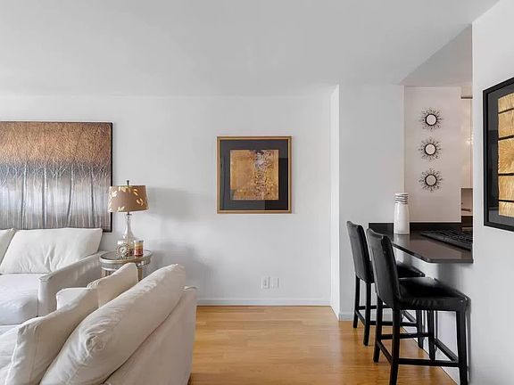 4th image of 7 E 14th St APT 908