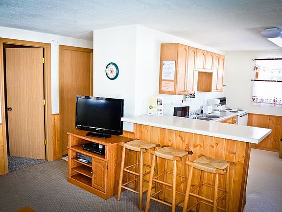 4th image of 176 Stanley Lake Dr