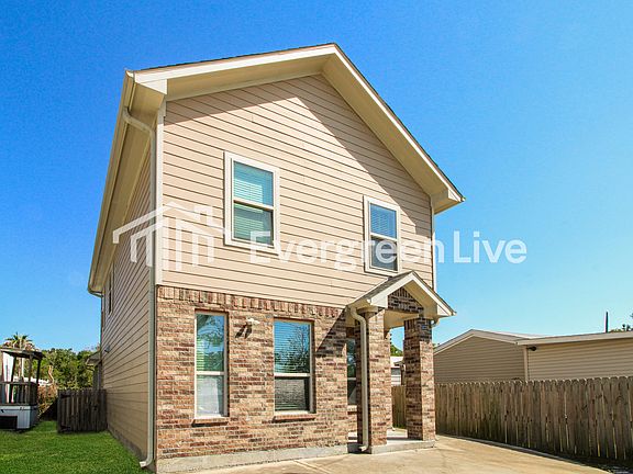 2nd image of 3223 Bay Oaks Harbor Dr