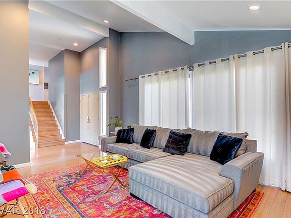 5th image of 4372 Thorndale Pl