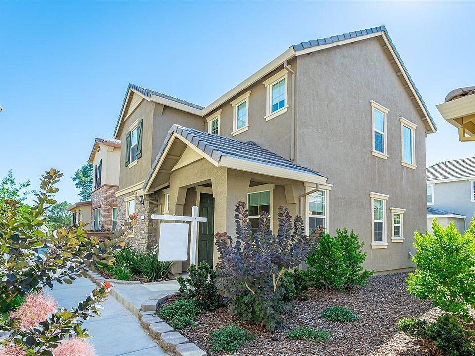 1st image of 51 Huddlestone Cir