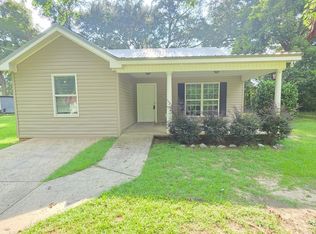 101 Henry Ashley Dr, Ashford, AL 36312