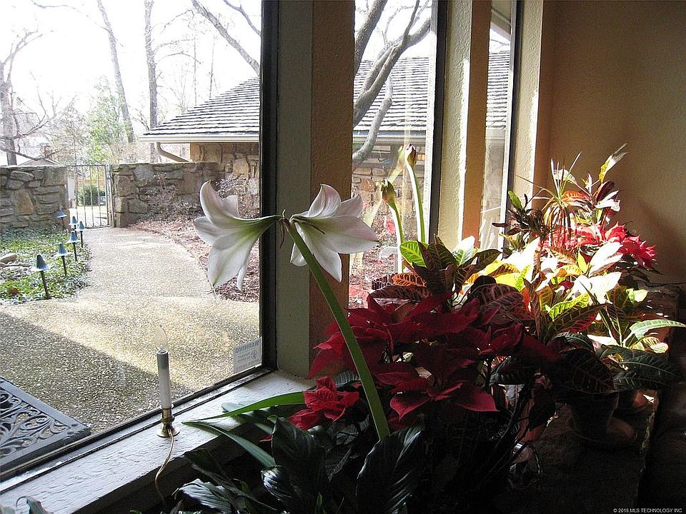 courtyard outside great room
