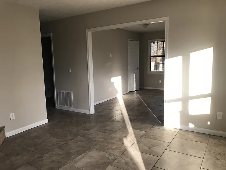 152 Forest Pl — Photo 10