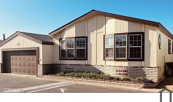 2nd image of 5815 E La Palma Ave