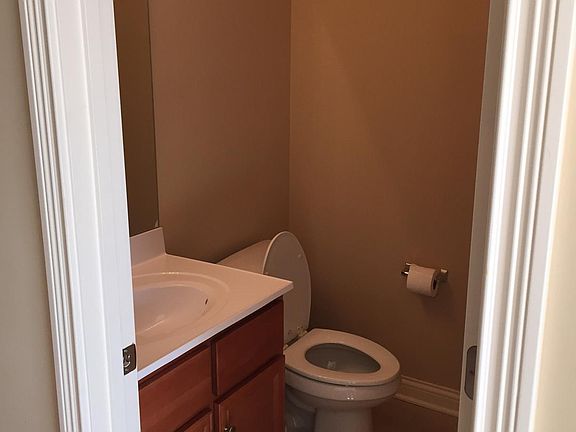 5th image of 919 McClanahan Ln