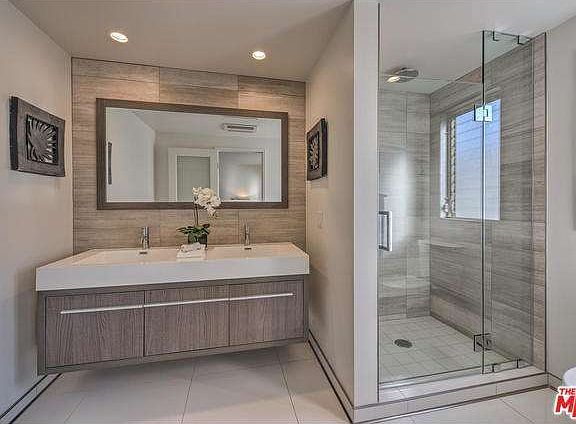 3rd image of 4363 W Sarah St #34