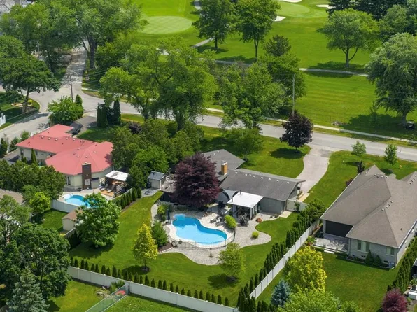 421 Arlington Blvd, Tecumseh, ON N8N 2K1