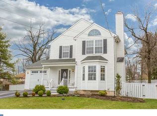 7 Arlington Rd, Malvern, PA 19355