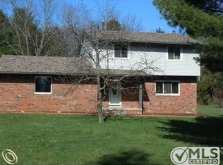 6593 Tipsico Lake Rd, Holly, MI 48442