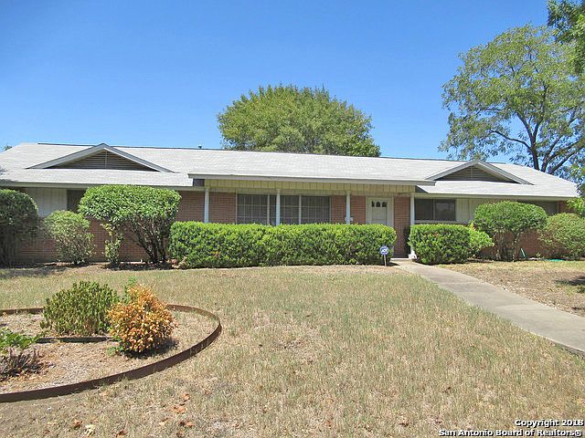 1st image of 215 Meadowood Ln