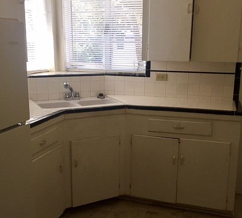 4th image of 109 W Oakview Pl APT 2