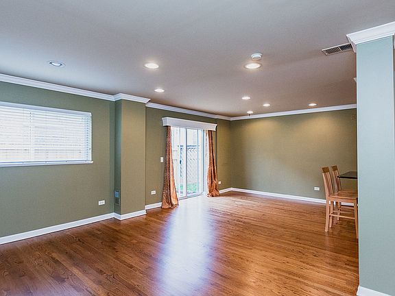 2nd image of 120 Chicago Ave APT C