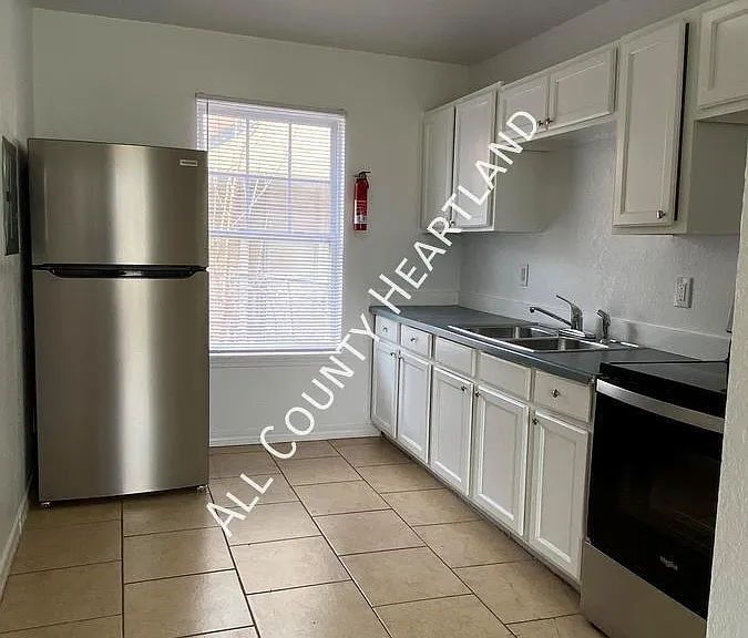 944 SE 14th St #1 — Photo 5