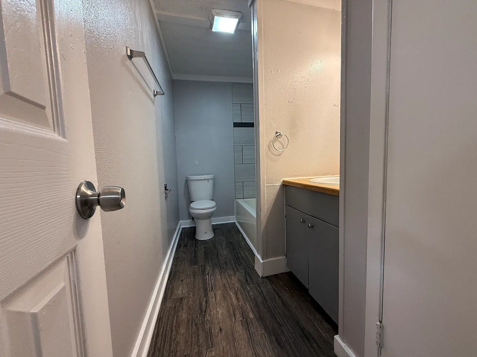 3 bed, 900 sqft, $995 — Photo 3
