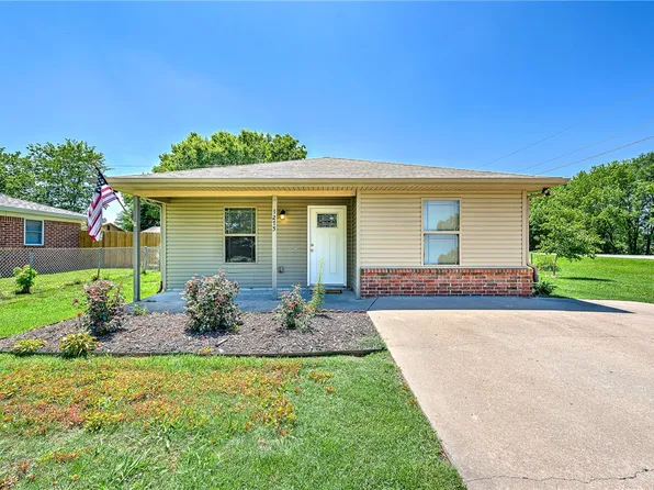 1275 Eubanks St, Decatur, AR 72722