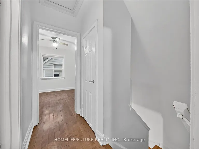 46 Stamford Sq N — Photo 18