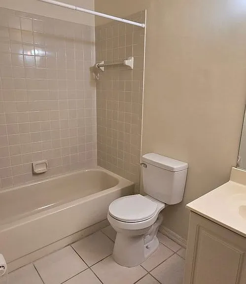 240 Timber Lake Cir #D202 — Photo 5