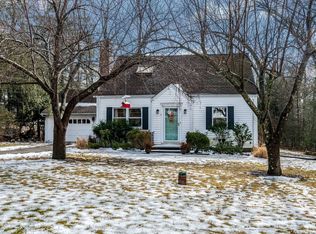 98 Diamondcrest Ln, Stamford, CT 06903