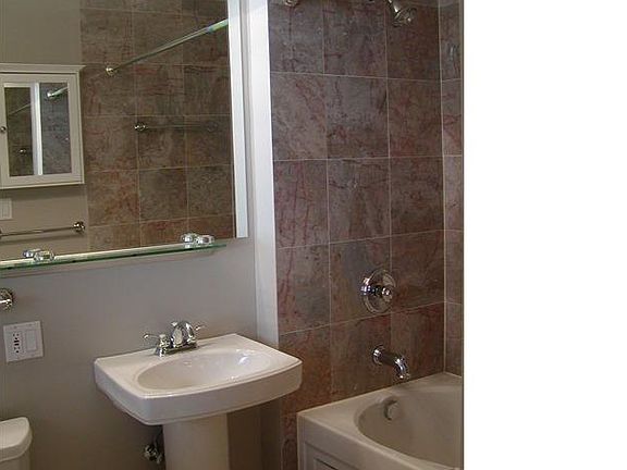 3rd image of 7027 N Damen Ave APT 3