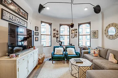 Rented by Barkoff Residential 