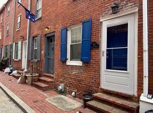 912 Waverly St, Philadelphia, PA 19147