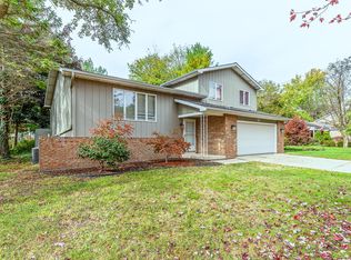 51 Chestnut Dr, Chelsea, MI 48118