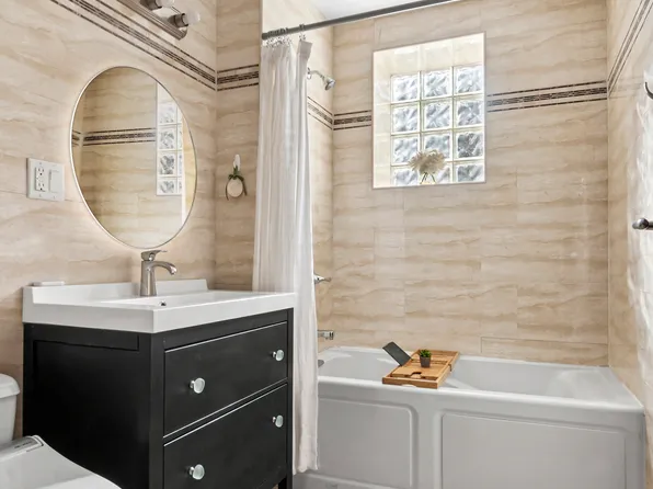 842 Ocean Parkway image 6 of 12