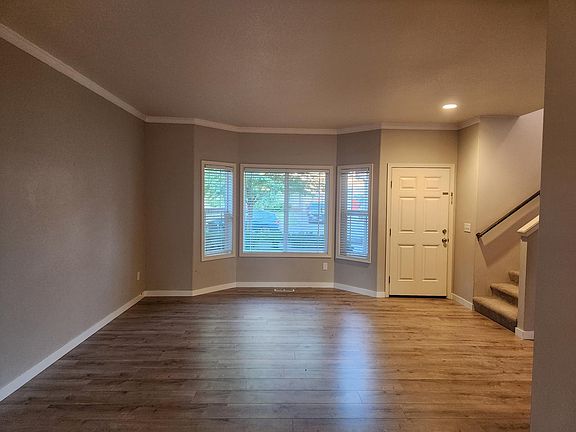 2nd image of 3607 Astaire St NE
