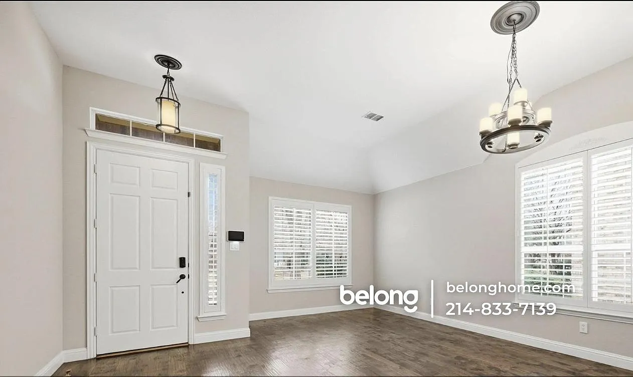 4 bed, 2.0 bath, 2319 sqft, $3,095 — Photo 2