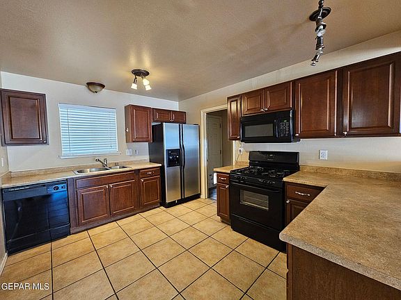 5th image of 10224 Luella Ave