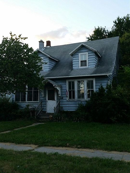 2nd image of 517 E Main St