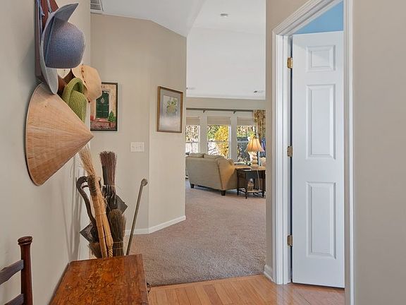 5th image of 109 Haddaway Dr
