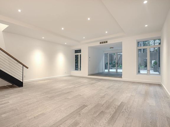4th image of 230 E 81st St APT 1B
