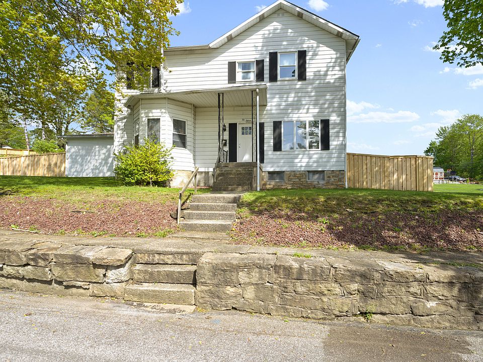 1st image of 215 McNaul St