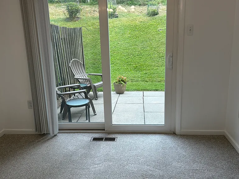 Diningroom/ Patio