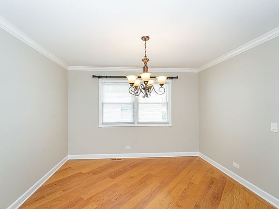5th image of 4011 Wagner Ave