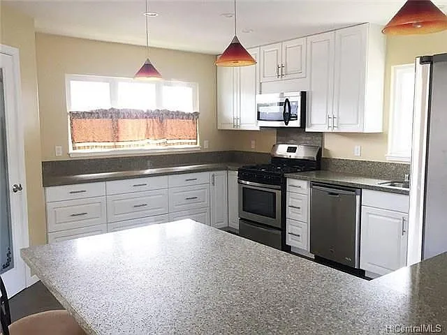 3227 Paliuli St #2 — Photo 7