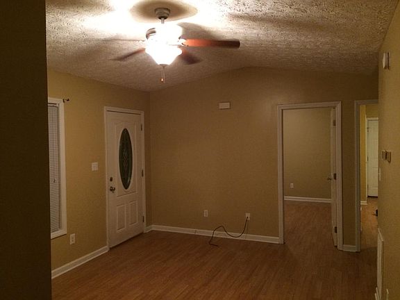 3rd image of 207 2nd St
