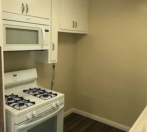 3rd image of 715 E Providencia Ave #J