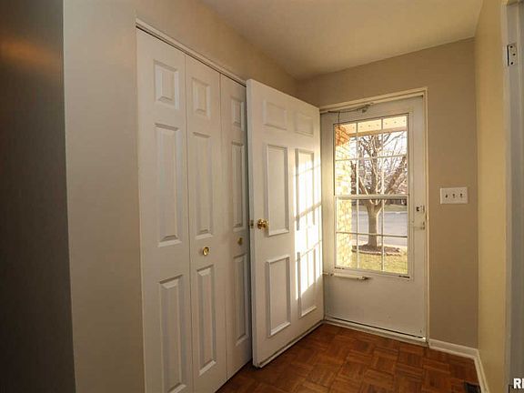 5th image of 1403 W Tomar Ct