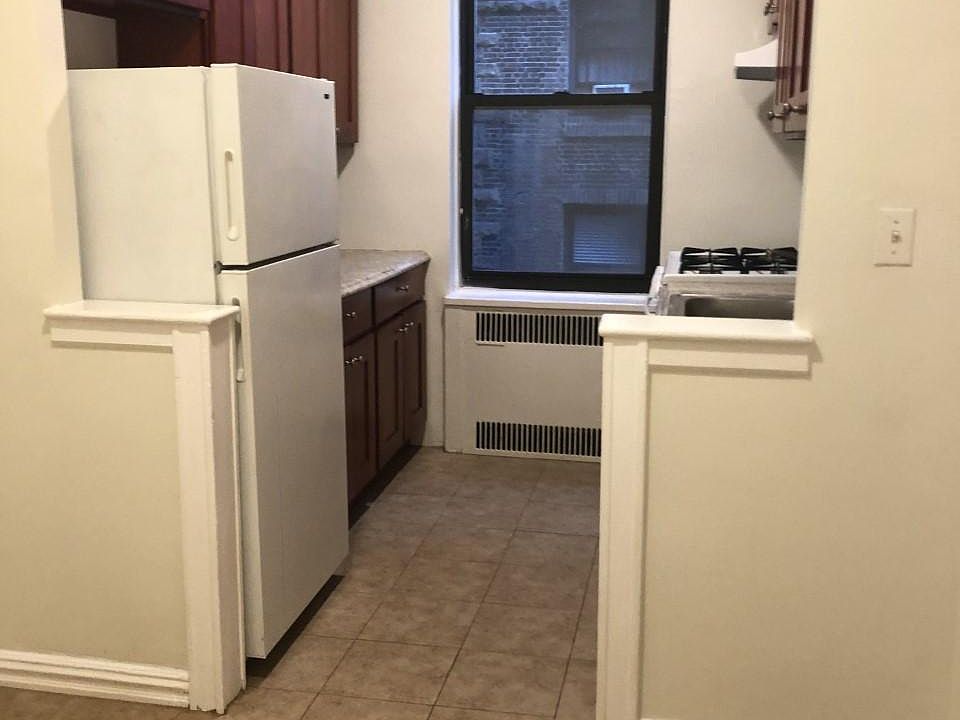 1st image of 210 Martine Ave APT 2H