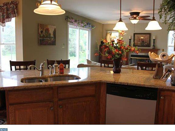 5th image of 14 Birchwood Ln