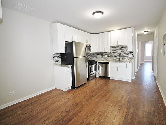 2nd image of 852 N Hamlin Ave #1