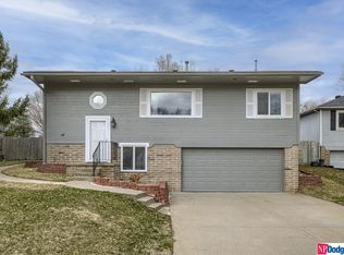 9512 S 10th St, Bellevue, NE 68147