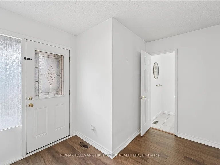 747 Stonepath Cir — Photo 4