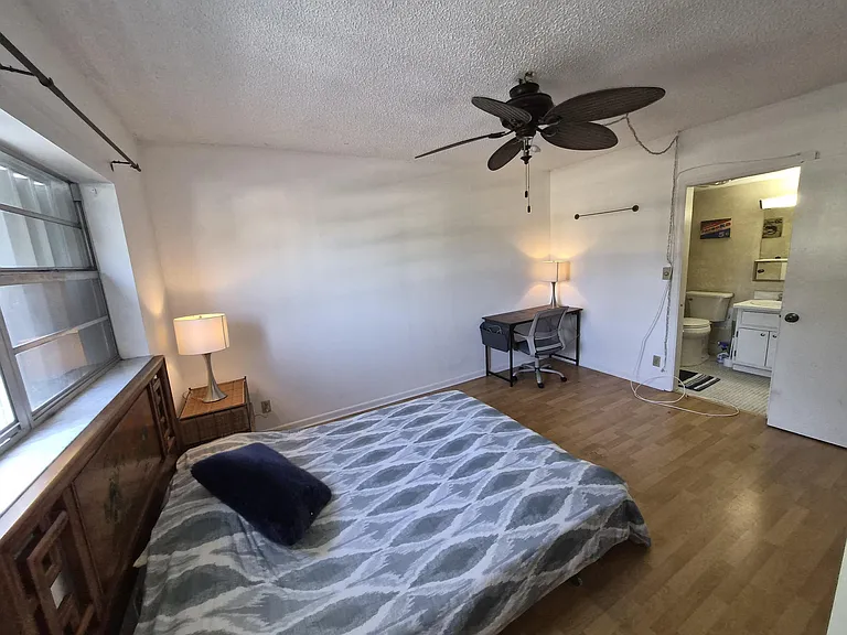 100 Royal Palm Way #2040 — Photo 21