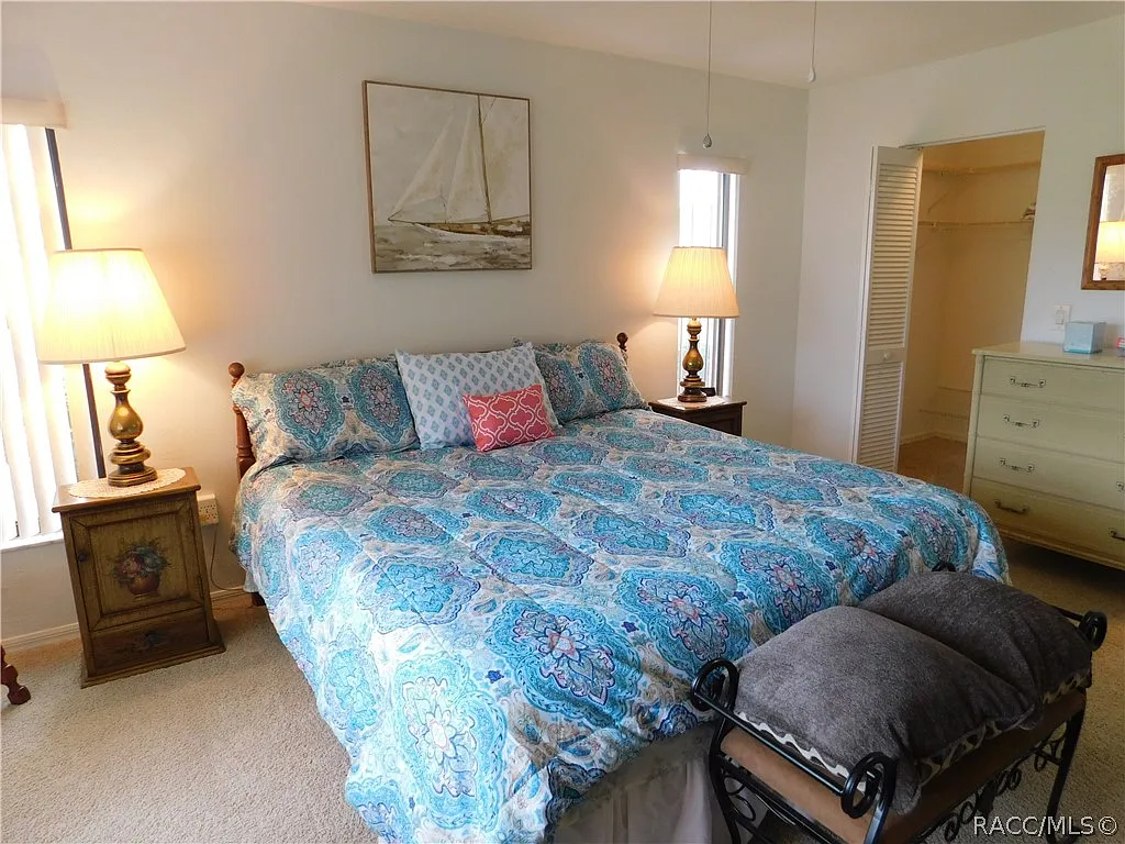 2 bed, 990 sqft, $1,800 — Photo 4