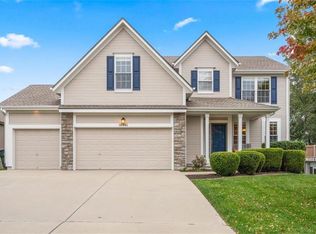 10961 S Emerald St, Olathe, KS 66061