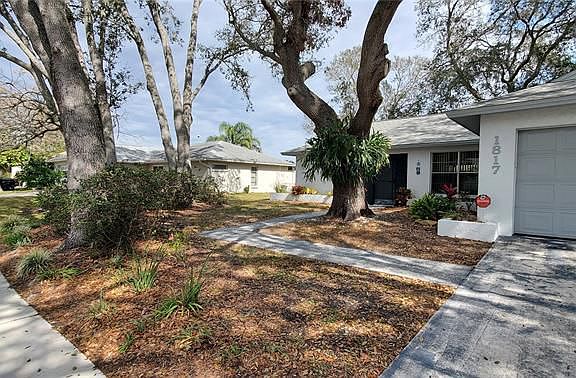 3rd image of 1817 Woodhaven Cir
